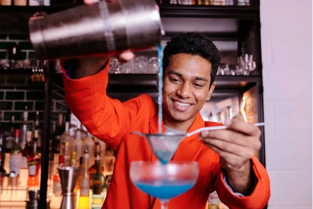 How to Become a Professional Bartender: A Beginner’s Guide
